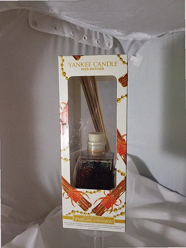 Yankee Candle Sparkling Cinnamon Reed Diffuser Special Holiday Edition 2.1 fl oz